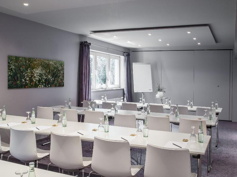 Airport Hotel By The New Yorker Koln Bagian luar foto