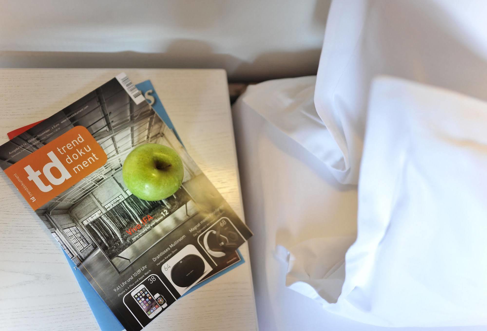 Airport Hotel By The New Yorker Koln Bagian luar foto