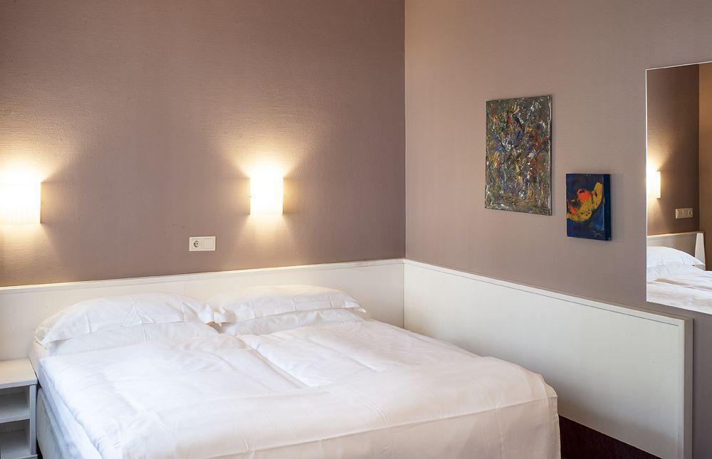 Airport Hotel By The New Yorker Koln Bagian luar foto